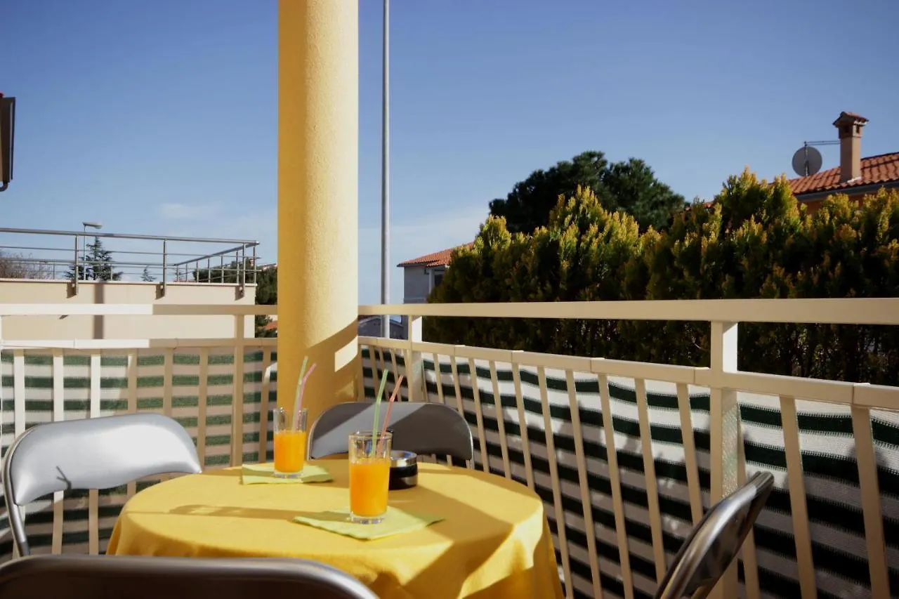 Apartment Ely Rabac