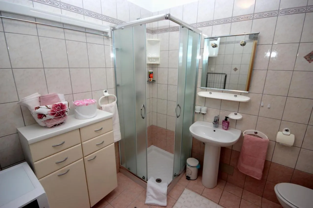 Apartment Ely Rabac