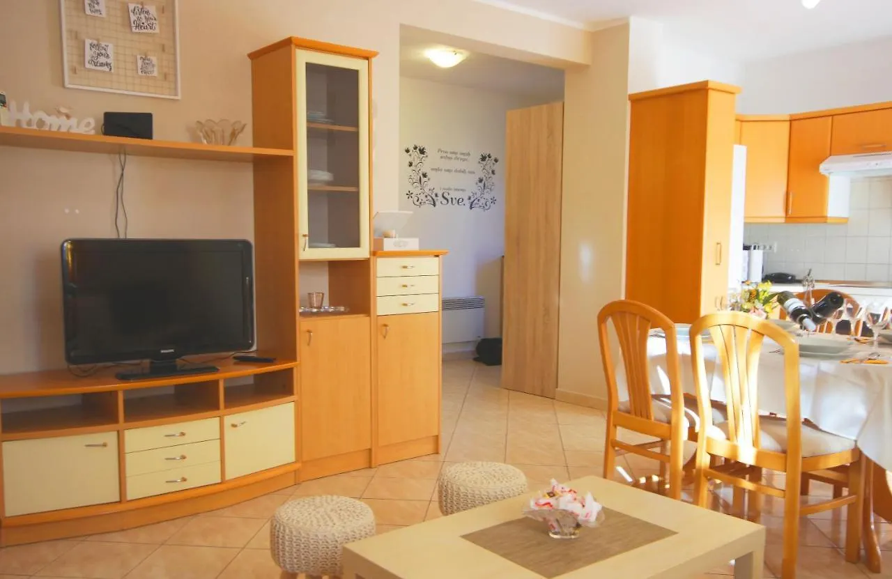 Apartment Ely Rabac